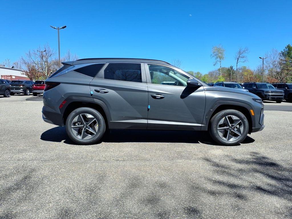 new 2026 Hyundai TUCSON Hybrid car, priced at $33,695