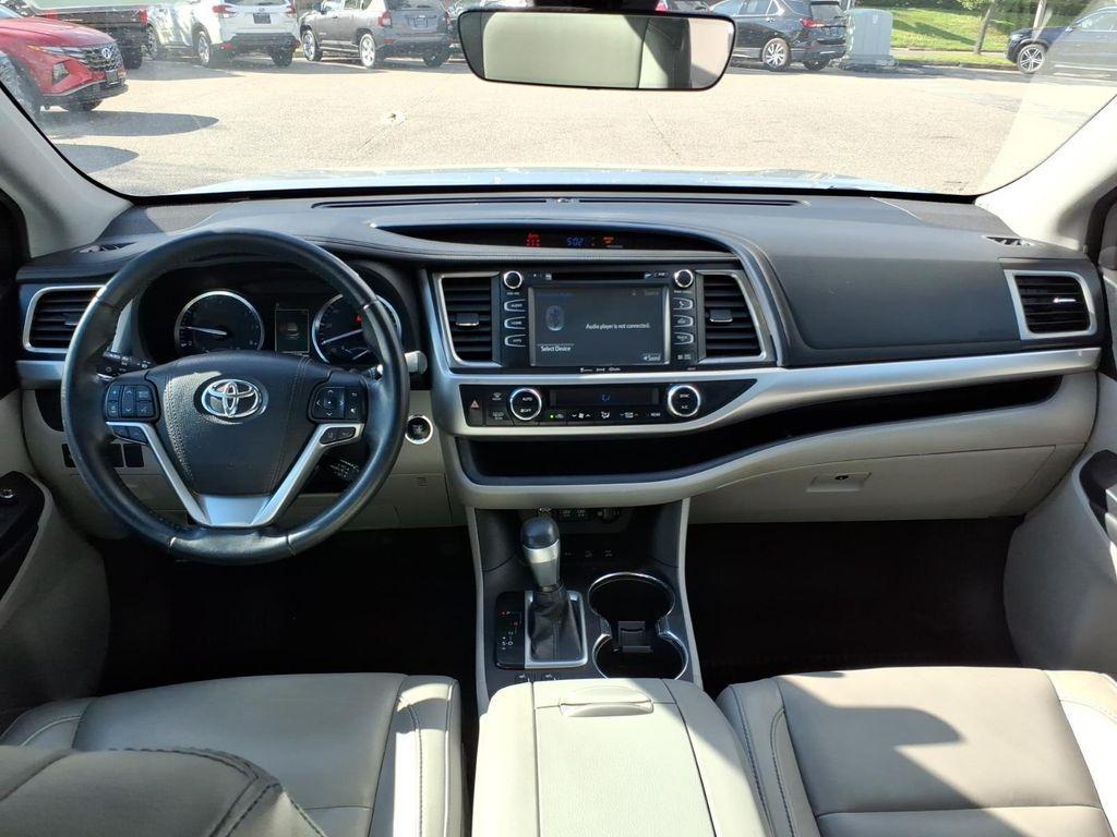 used 2018 Toyota Highlander car, priced at $22,910