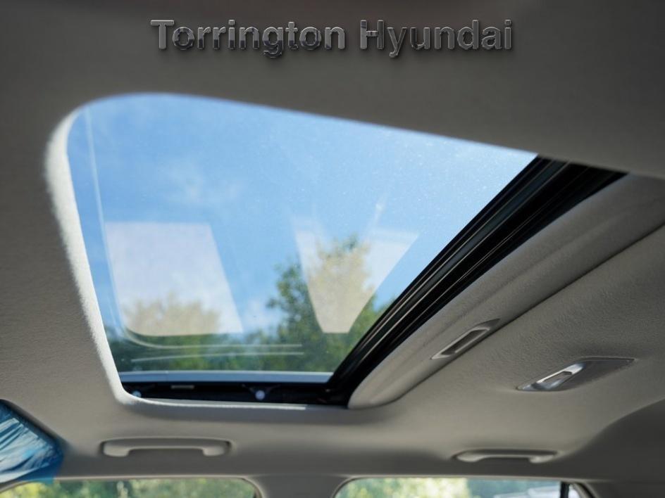 new 2025 Hyundai Venue car, priced at $24,395