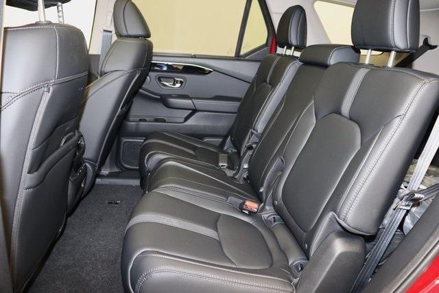 new 2025 Honda Pilot car, priced at $51,550