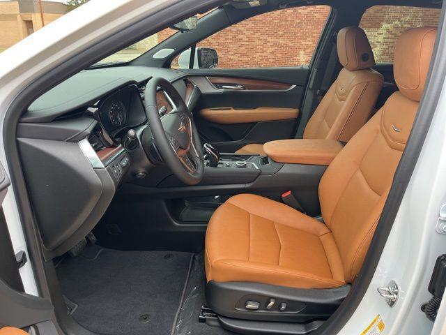new 2026 Cadillac XT5 car, priced at $60,894