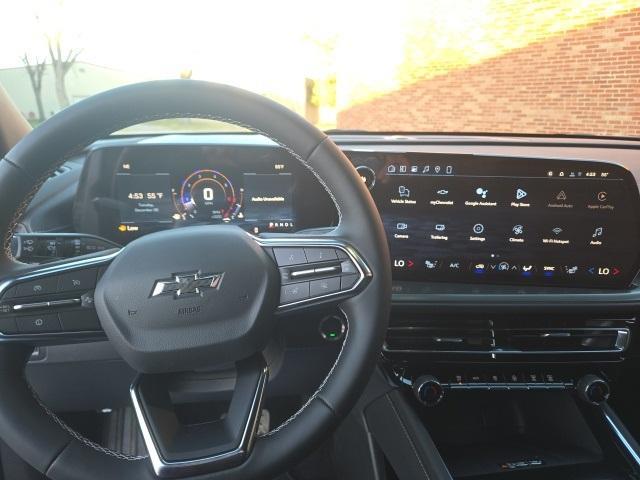 new 2026 Chevrolet Traverse car, priced at $43,980