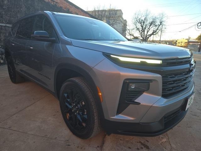 new 2026 Chevrolet Traverse car, priced at $43,980