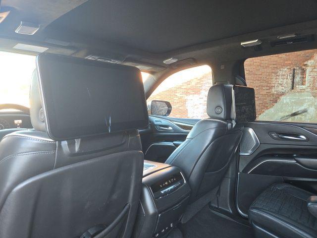 used 2022 Cadillac Escalade ESV car, priced at $59,990