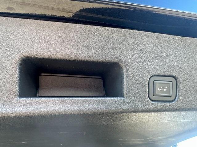 used 2025 Buick Enclave car, priced at $35,625