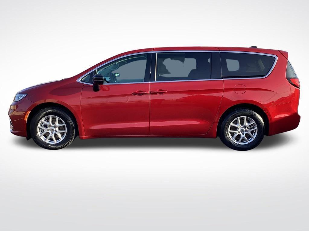 used 2024 Chrysler Pacifica car, priced at $29,963
