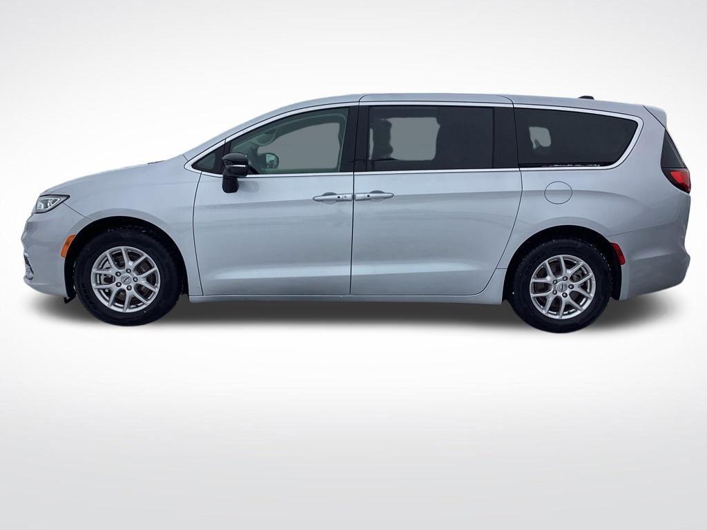 used 2024 Chrysler Pacifica car, priced at $29,987