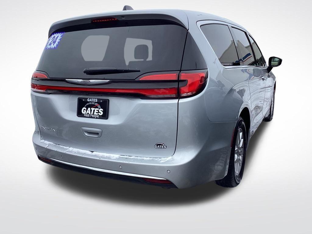 used 2024 Chrysler Pacifica car, priced at $29,987