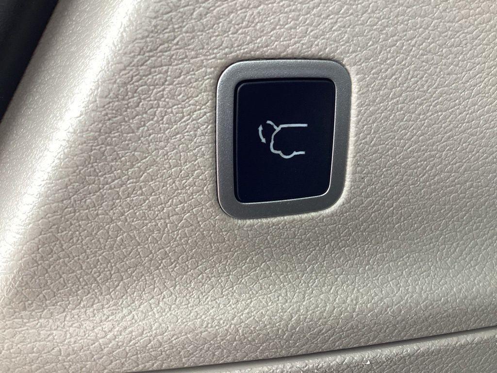 used 2024 Chrysler Pacifica car, priced at $29,987