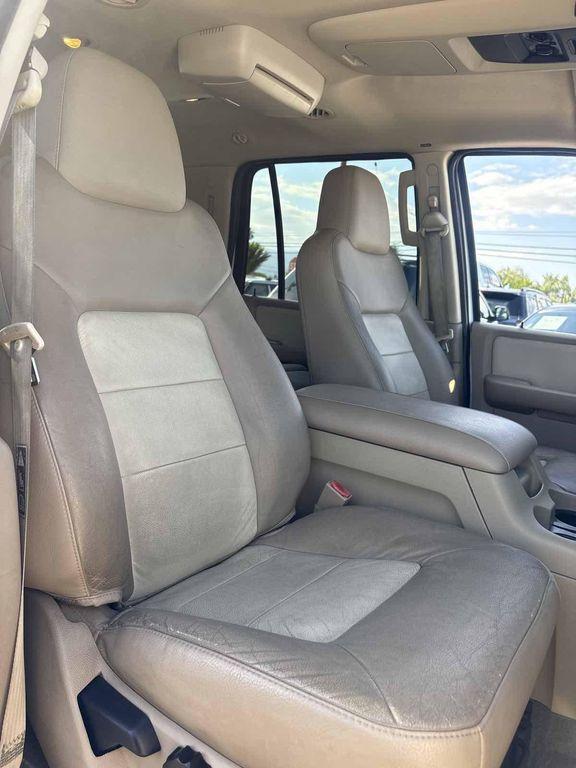 used 2003 Ford Expedition car, priced at $2,950