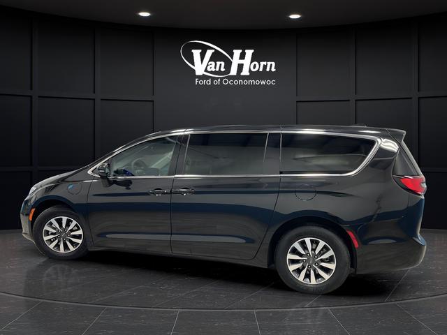 used 2022 Chrysler Pacifica Hybrid car, priced at $24,998
