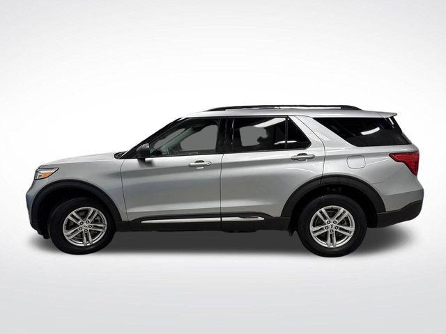 2023 Iconic Silver Metallic Ford Explorer