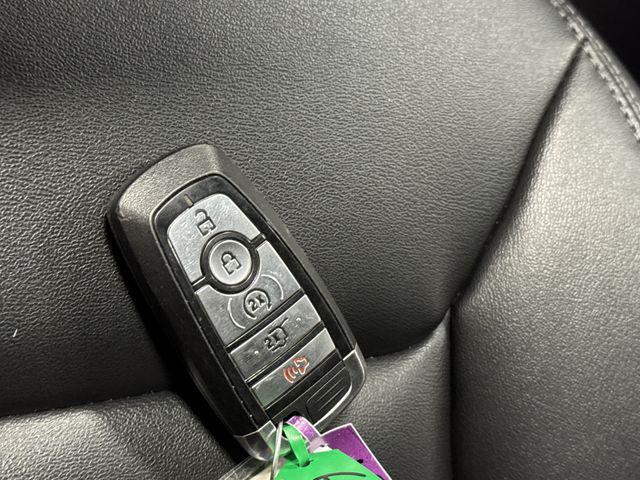 2023 Iconic Silver Metallic Ford Explorer