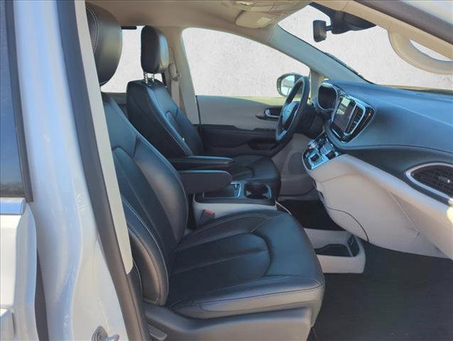 used 2024 Chrysler Pacifica car, priced at $29,959