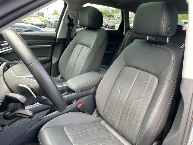 Audi e-tron view 26