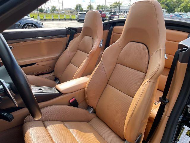 Porsche 911 view 17