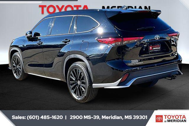 used 2023 Toyota Highlander car, priced at $33,848