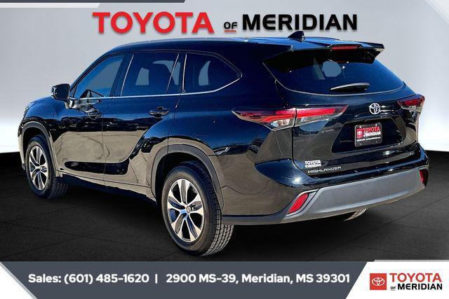 used 2024 Toyota Highlander car, priced at $36,921