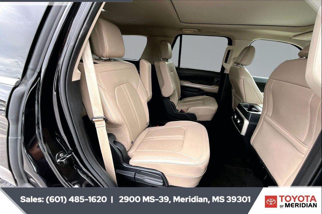 used 2024 Ford Expedition car, priced at $45,199
