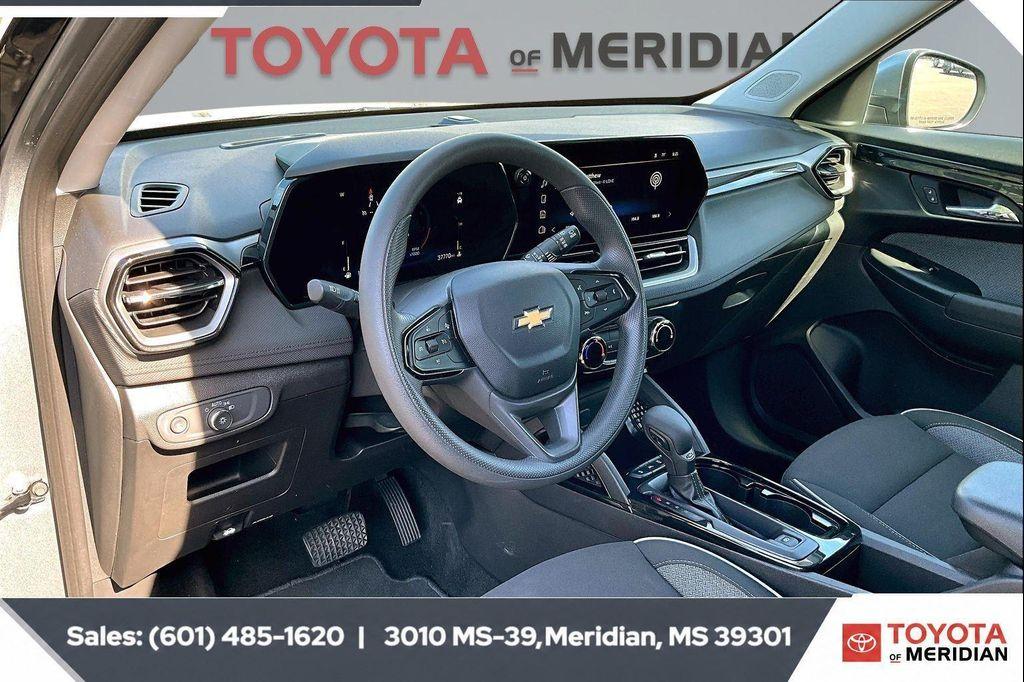 used 2025 Chevrolet TrailBlazer car, priced at $25,799