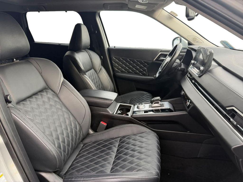 used 2024 Mitsubishi Outlander car, priced at $27,500