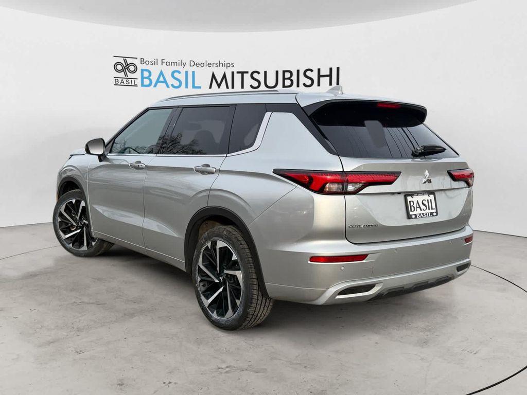 used 2024 Mitsubishi Outlander car, priced at $27,500