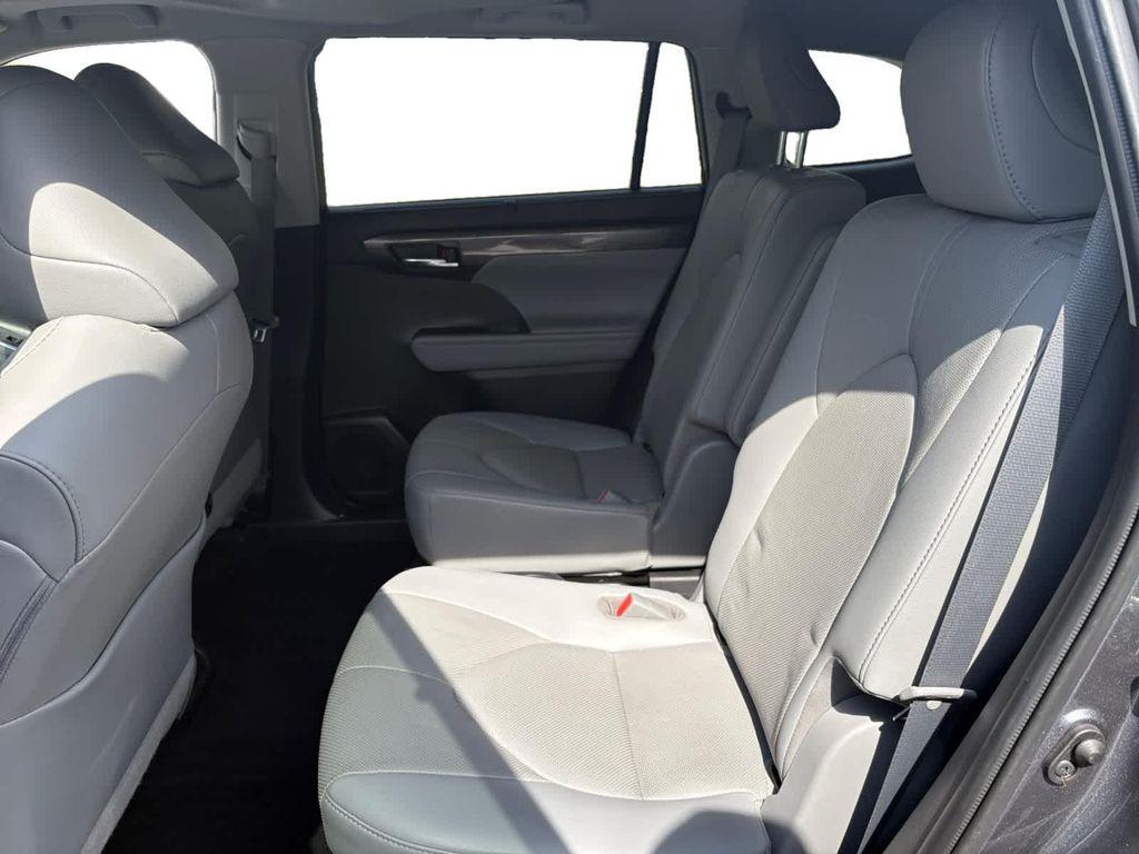 used 2020 Toyota Highlander car, priced at $28,985