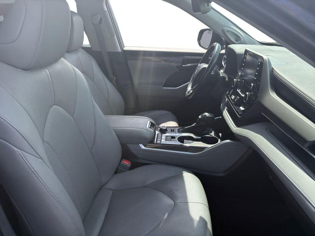 used 2020 Toyota Highlander car, priced at $28,985