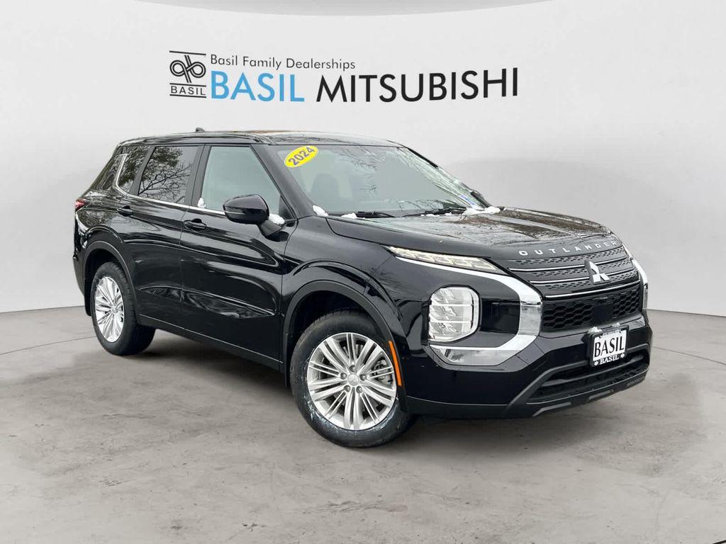 used 2024 Mitsubishi Outlander car, priced at $26,999