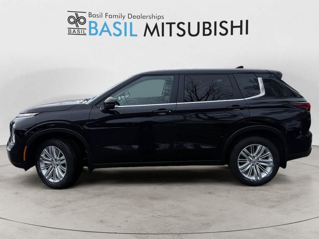 used 2024 Mitsubishi Outlander car, priced at $26,999