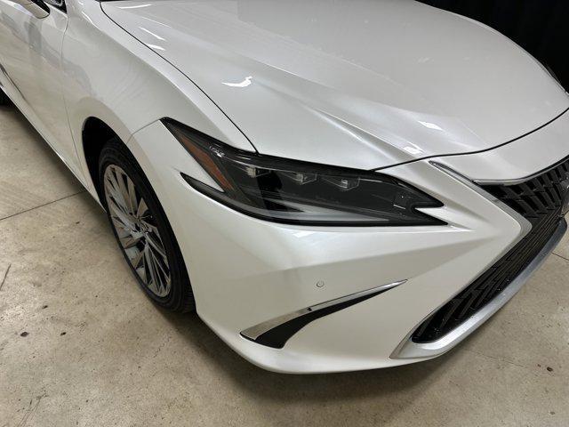 new 2025 Lexus ES 350 car, priced at $54,440