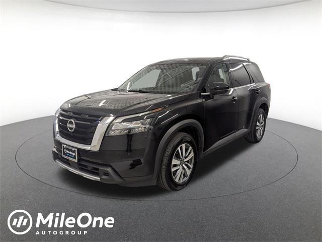 2025 Super Black Nissan Pathfinder
