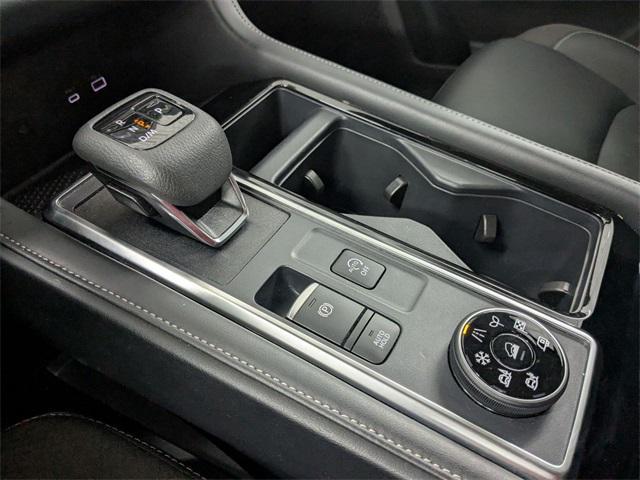 2025 Super Black Nissan Pathfinder