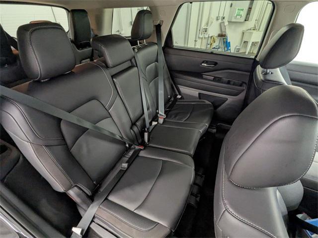 2025 Super Black Nissan Pathfinder