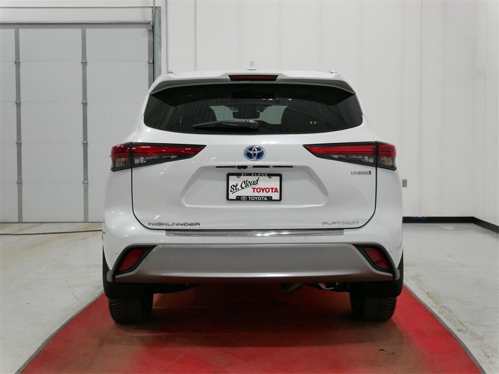 used 2022 Toyota Highlander Hybrid car, priced at $39,991