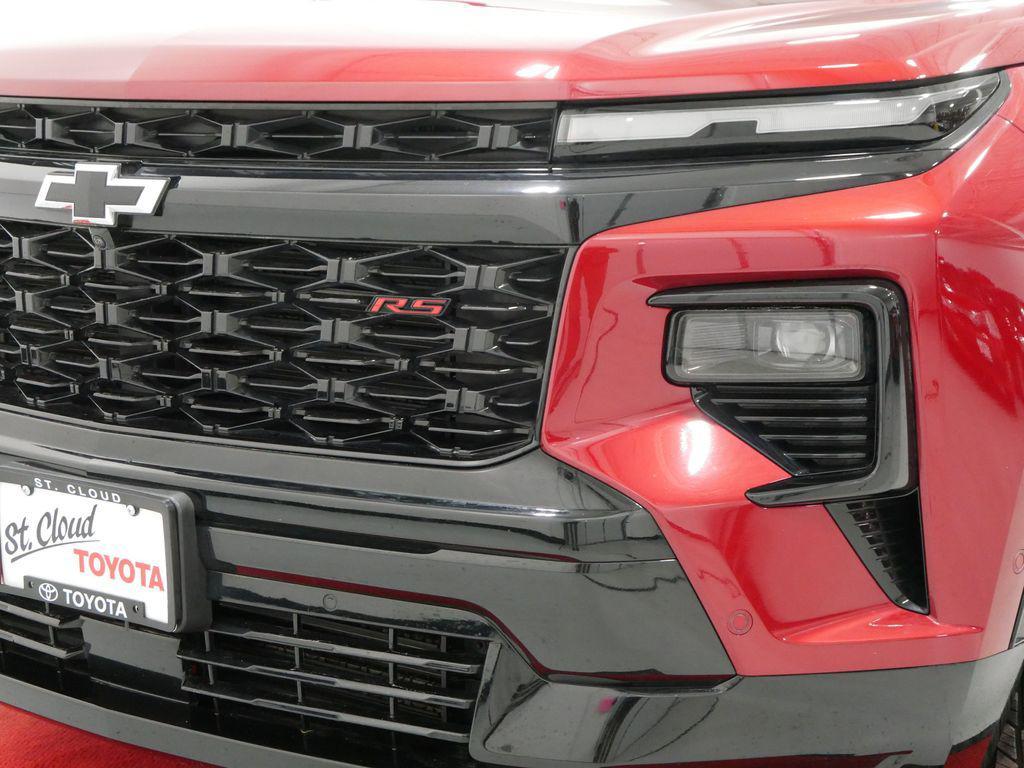 used 2024 Chevrolet Traverse car, priced at $50,991