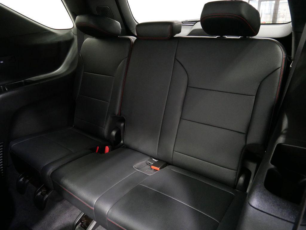 used 2024 Chevrolet Traverse car, priced at $50,991