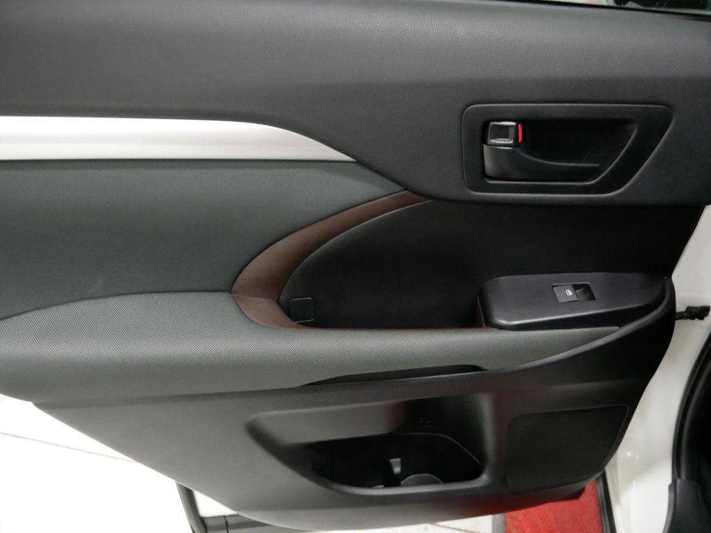 used 2019 Toyota Highlander car, priced at $24,991