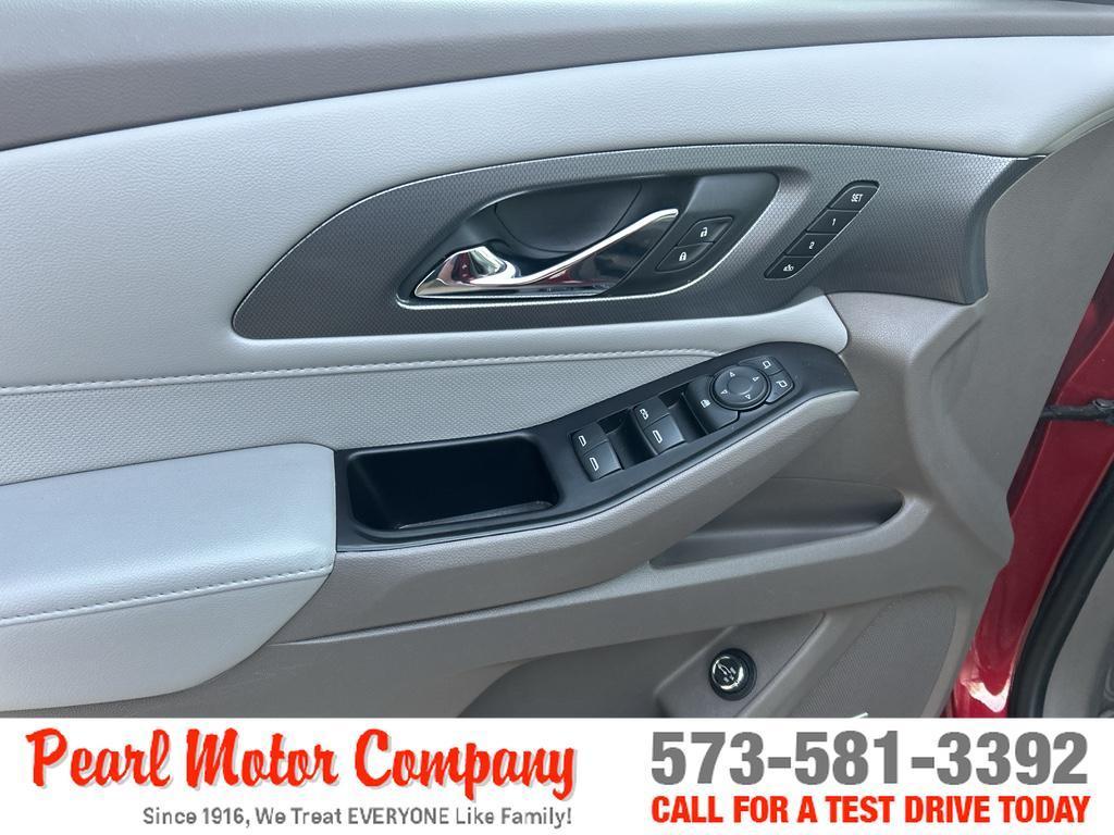 used 2020 Chevrolet Traverse car, priced at $27,950