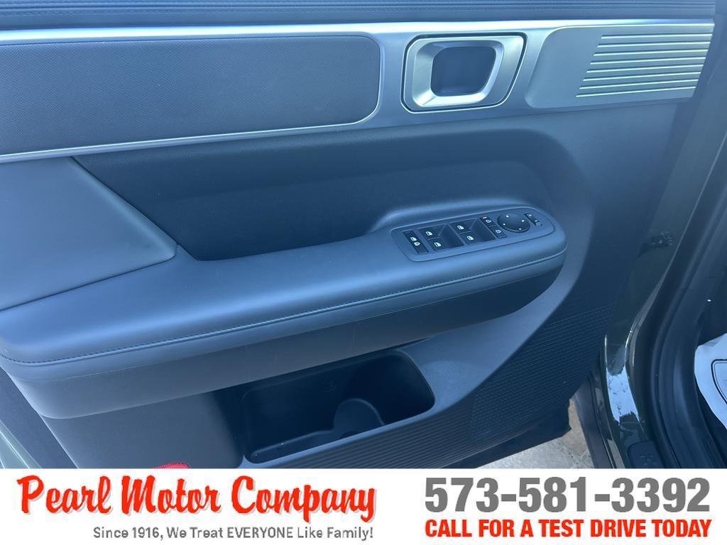 used 2025 Hyundai Santa Fe car, priced at $31,950