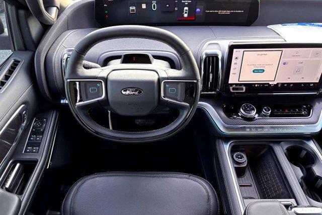new 2025 Ford Expedition car, priced at $80,335