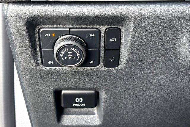 new 2025 Ford Expedition car, priced at $79,220