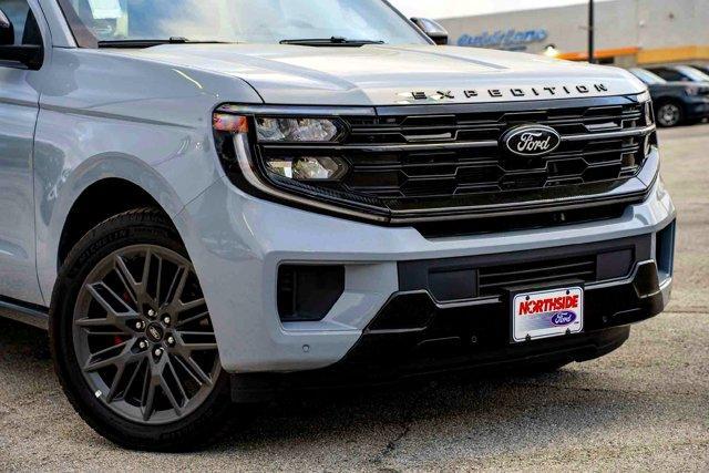 new 2025 Ford Expedition car, priced at $79,975