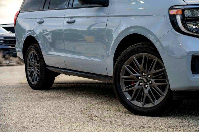 new 2025 Ford Expedition car, priced at $79,975
