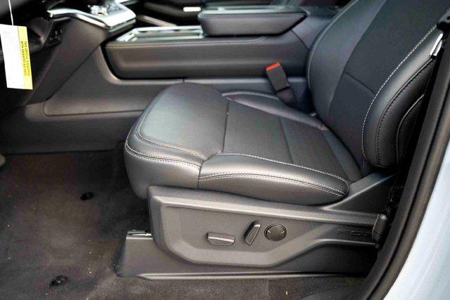 new 2025 Ford Expedition car, priced at $79,975