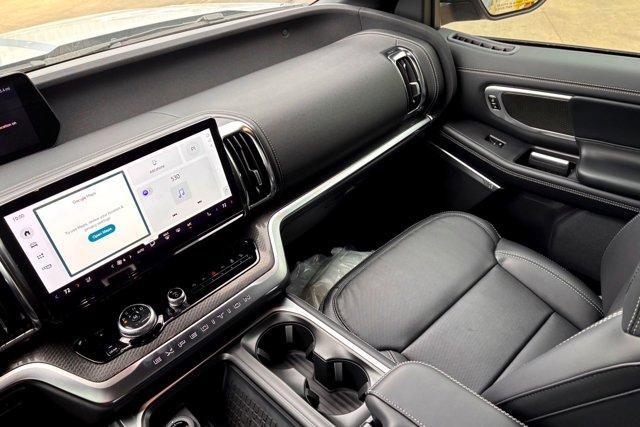 new 2025 Ford Expedition car, priced at $83,375