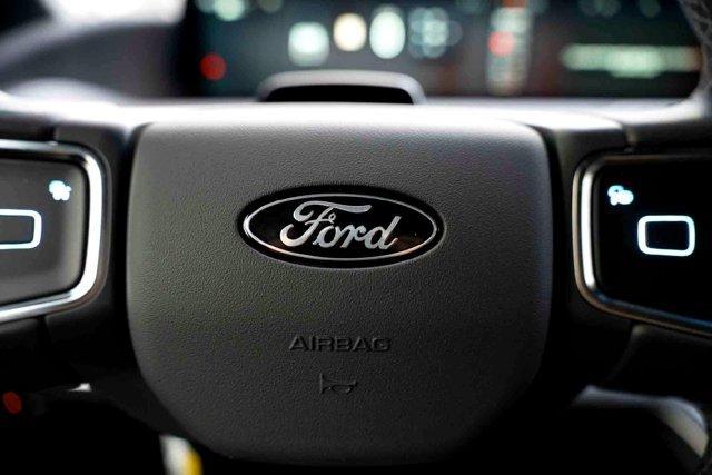 new 2025 Ford Expedition car, priced at $79,975