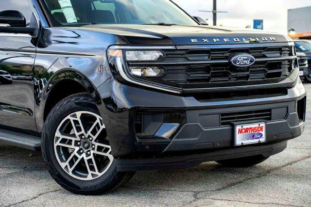 new 2025 Ford Expedition car, priced at $68,990
