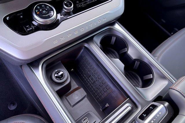 new 2025 Ford Expedition car, priced at $67,190