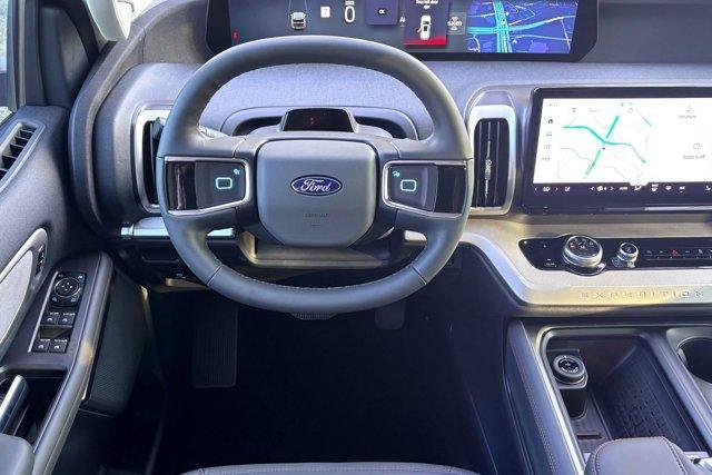new 2025 Ford Expedition car, priced at $65,915